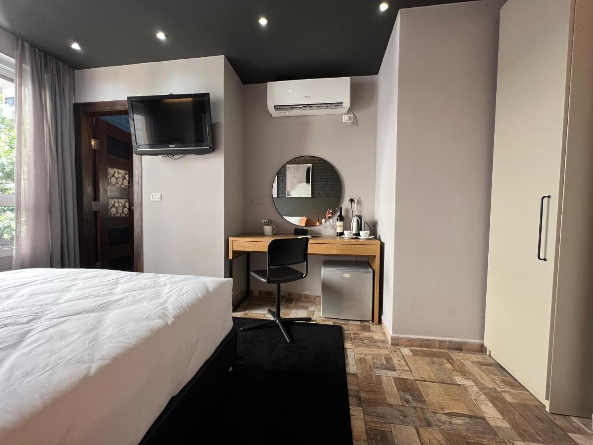 Beer Garden Hotel Тел Авив Екстериор снимка