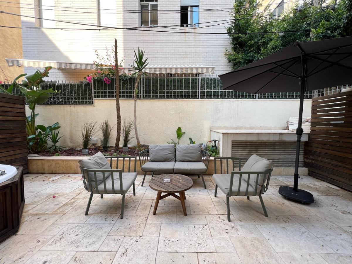 Beer Garden Hotel Тел Авив Екстериор снимка