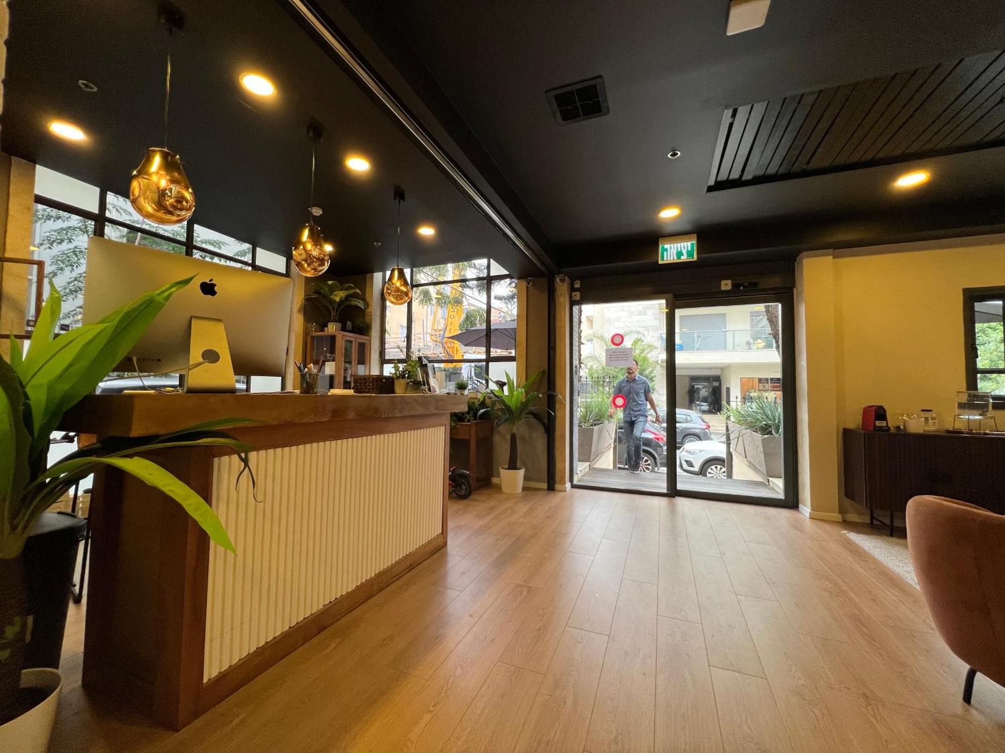 Beer Garden Hotel Тел Авив Екстериор снимка