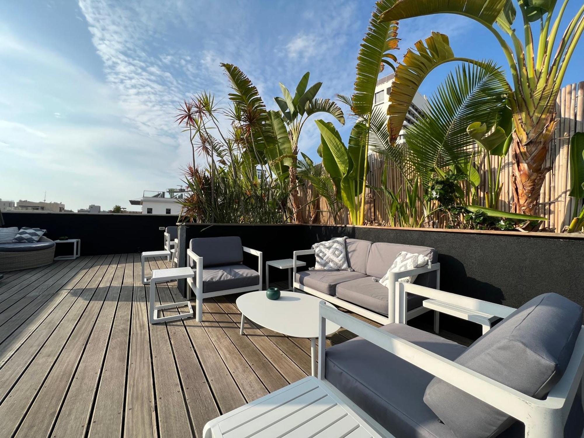 Beer Garden Hotel Тел Авив Екстериор снимка