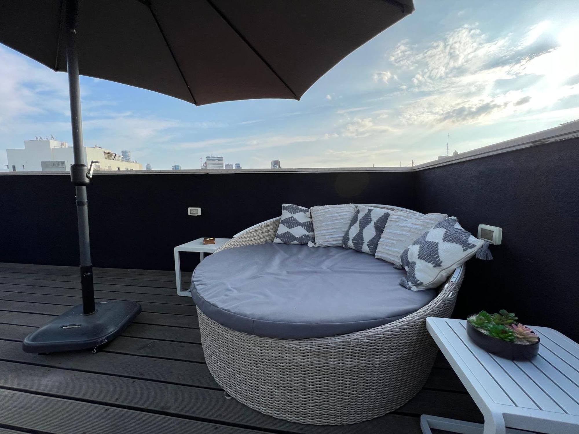 Beer Garden Hotel Тел Авив Екстериор снимка