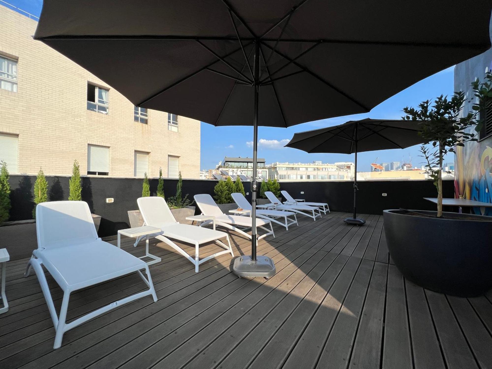 Beer Garden Hotel Тел Авив Екстериор снимка
